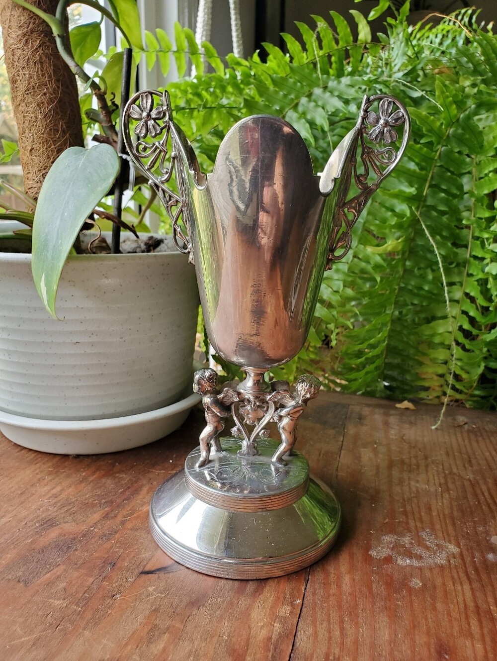 Antique Victorian Meriden Quadruple Silver Plate Figural Cherub Vase Centerpiece